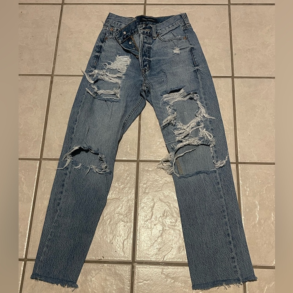 Aéropostale Women’sDistressed‎ Medium Wash Blue Jeans Size 00